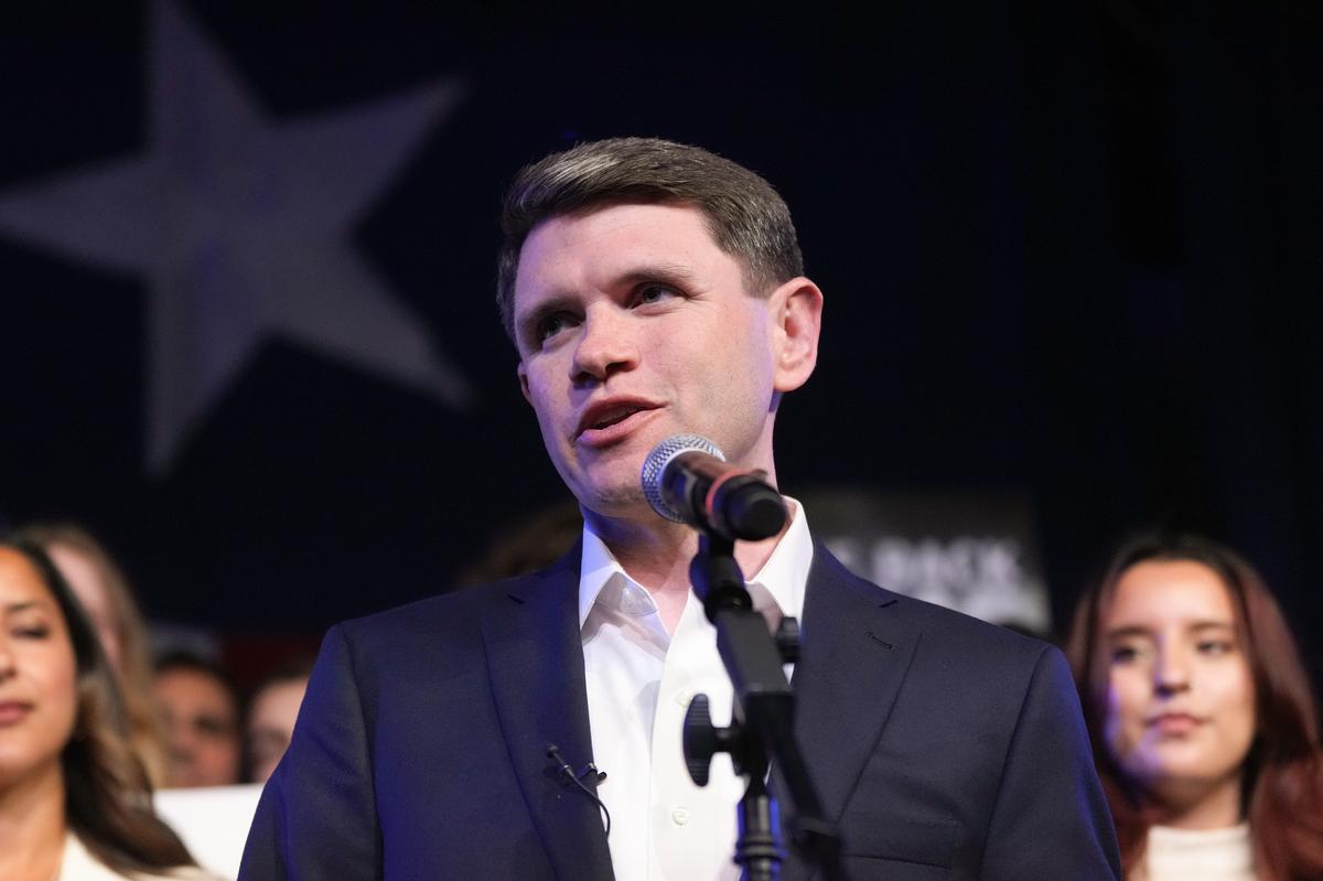  Texas state Representative James Talarico speaks at a primary election watch party in Austin on March 3, 2026. 