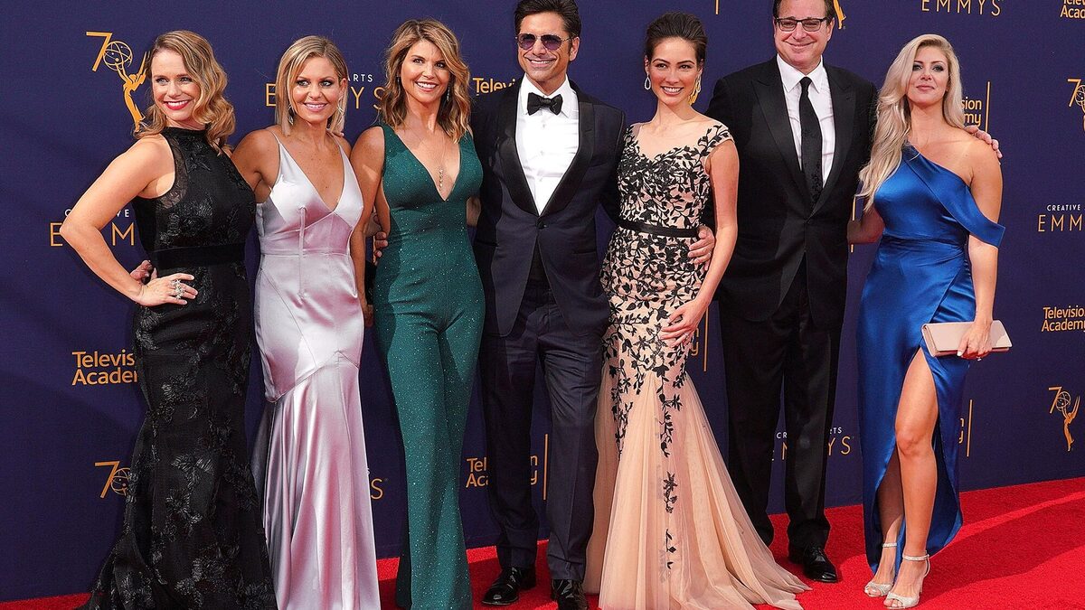 'Full House' Cast's Dating Histories: Lori Loughlin, John Stamos and More