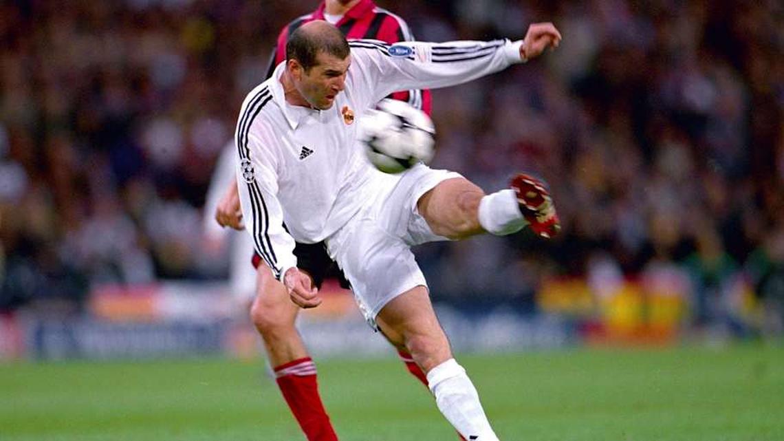  Zidane's volley in the 2002 UEFA Champions League final is one of the most iconic goals of the century. | IMAGO/PanoramiC 
