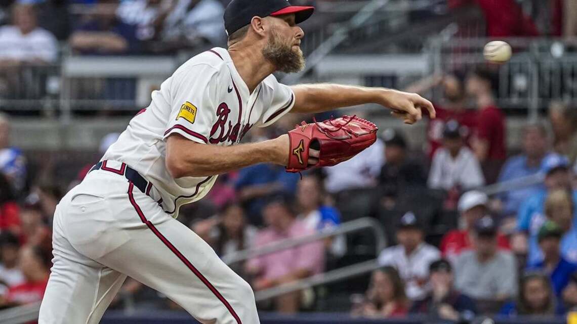 Braves finish sweep of Dodgers behind Chris Sale's CG, 11 K's