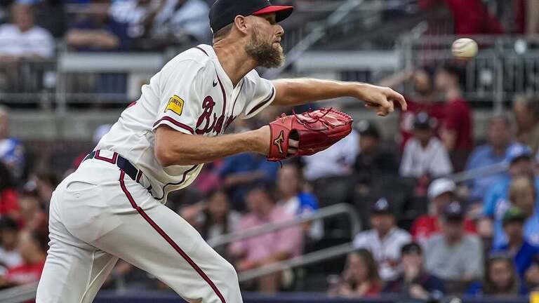 Braves finish sweep of Dodgers behind Sale’s complete game