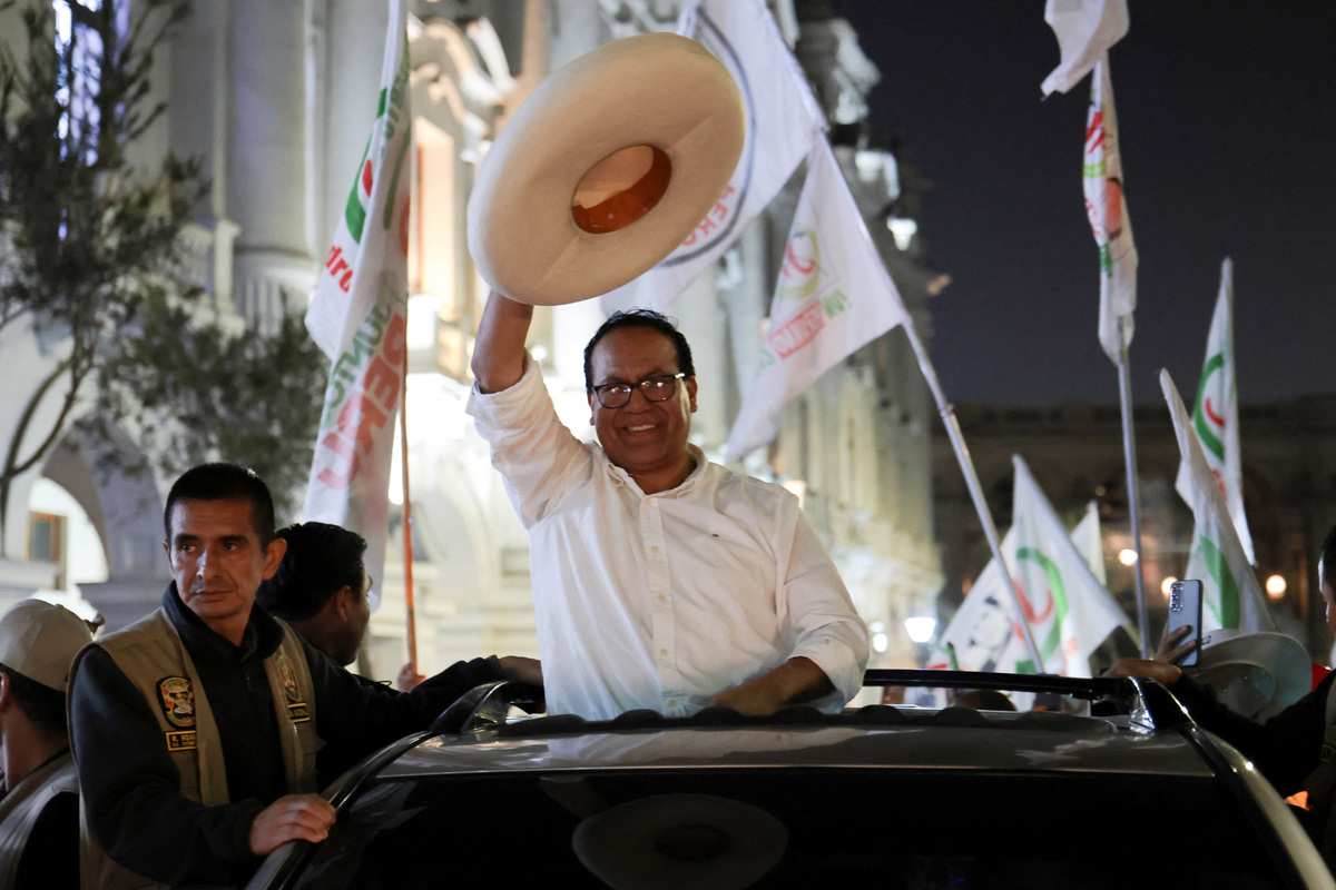 Left-wing presidential candidate Roberto Sanchez reacts after taking a slim lead over conservative Keiko Fujimori in Peru's presidential race, as official vote-counting continued into a second day, in Lima, Peru, June 8, 2026. REUTERS/Stifs Paucca