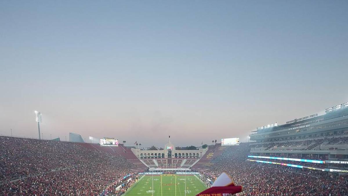  Nov 29, 2025; Los Angeles, California, USA; A general overall views of the game between the UCLA Bruins and the Southern California Trojans at the United Airlines Field at Los Angeles Memorial Coliseum. Mandatory Credit: Kirby Lee-Imagn Images | Kirby Lee-Imagn Images 