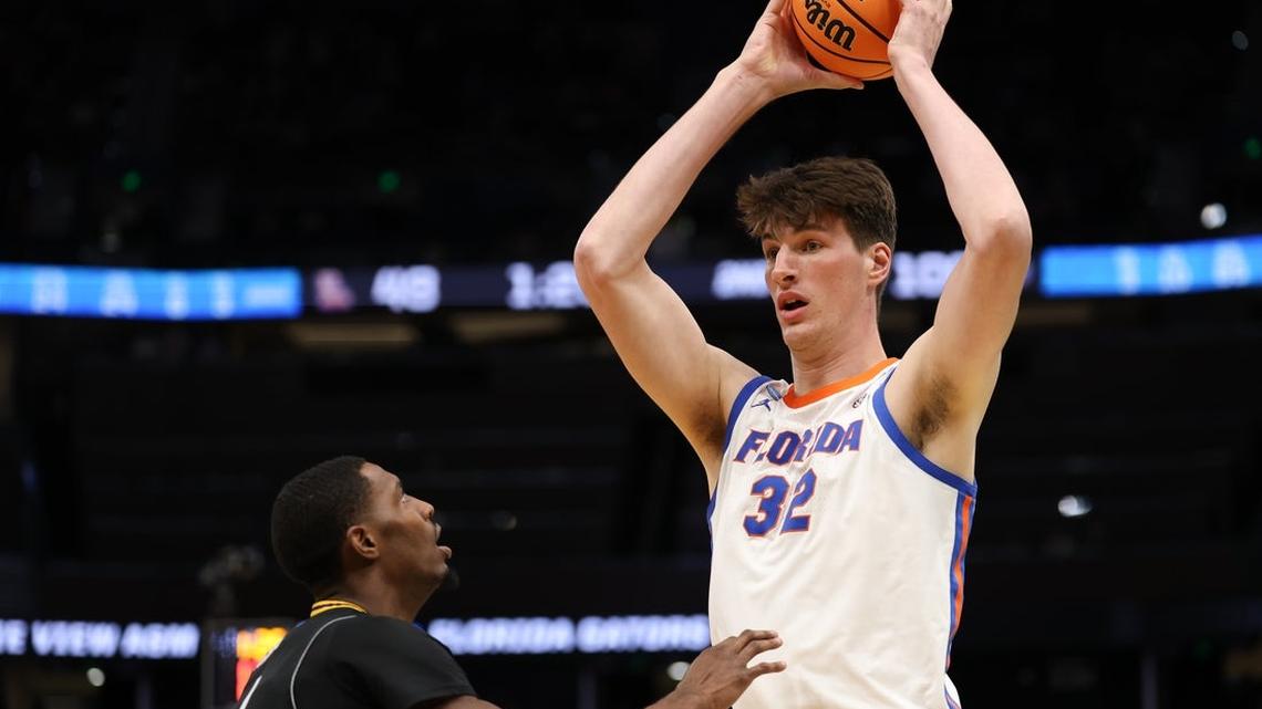 Florida’s 7-foot-9 center Rioux entering transfer portal