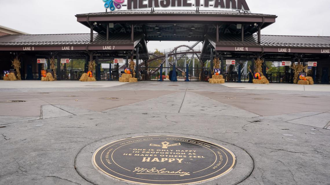 Parents charged after toddler is injured by wolf at Hersheypark zoo 