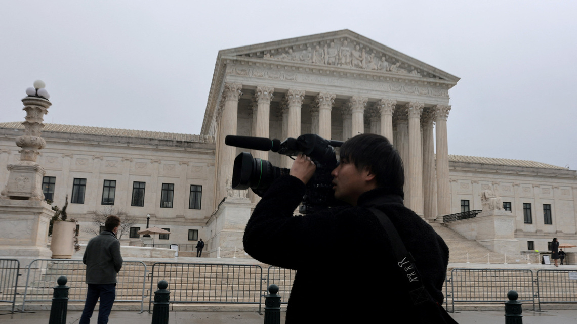 Trump administration asks US Supreme Court to endorse immigration detention policy 