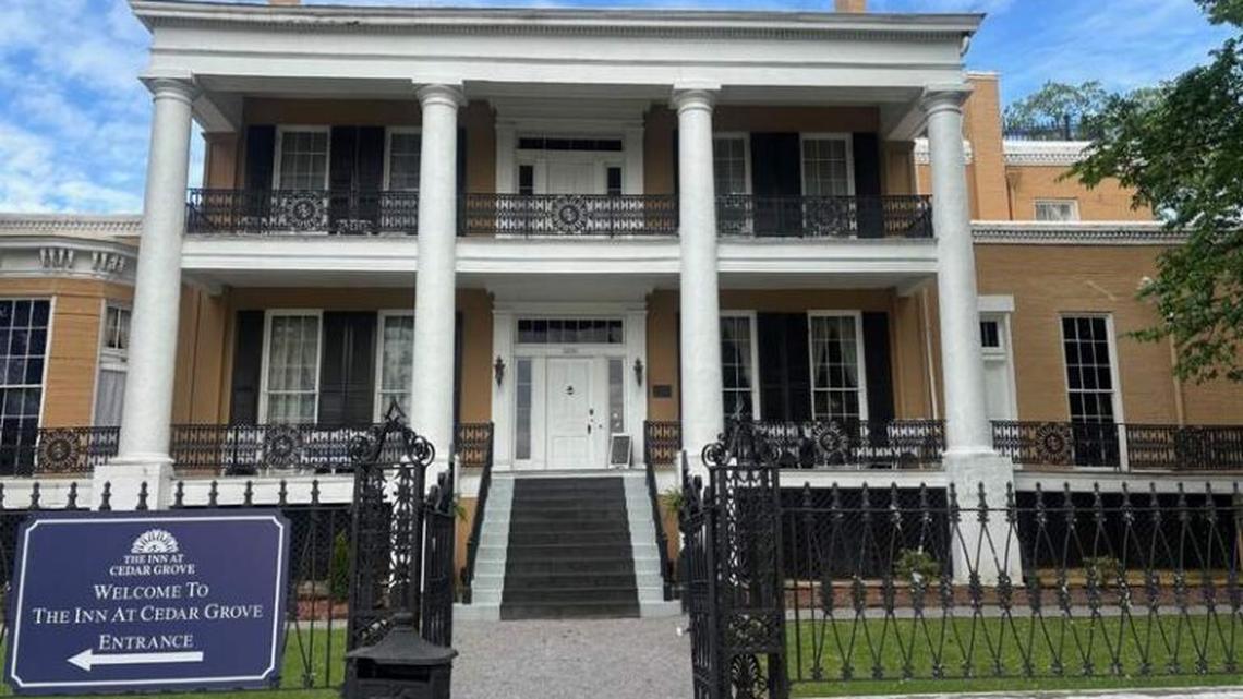 A New Yorker's Guide to Vicksburg: Can a Vegetarian City-Slicker Find Peace (and Dinner) in the Delta? 