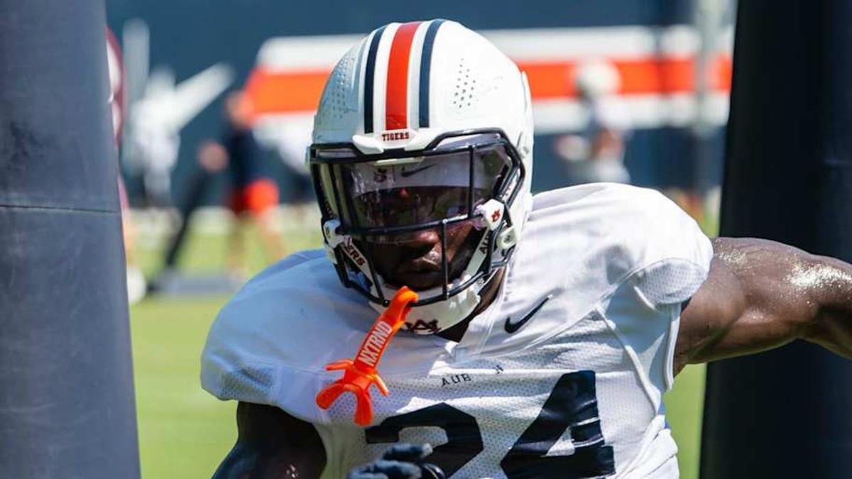  Auburn Tigers buck Keyron Crawford (24) runs drills during practice at Woltosz Football Performance Center in Auburn, Ala. on Tuesday, Aug. 19, 2025. | Jake Crandall/ Advertiser / USA TODAY NETWORK via Imagn Images 