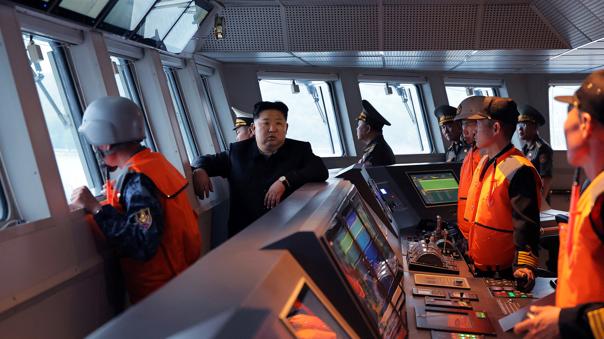 North Korean leader Kim Jong Un visits the naval vessel Kang Kon to supervise the vessel's navigation test, in an undisclosed location, in this picture released by North Korea's official Korean Central News Agency on June 6, 2026.   KCNA via REUTERS
