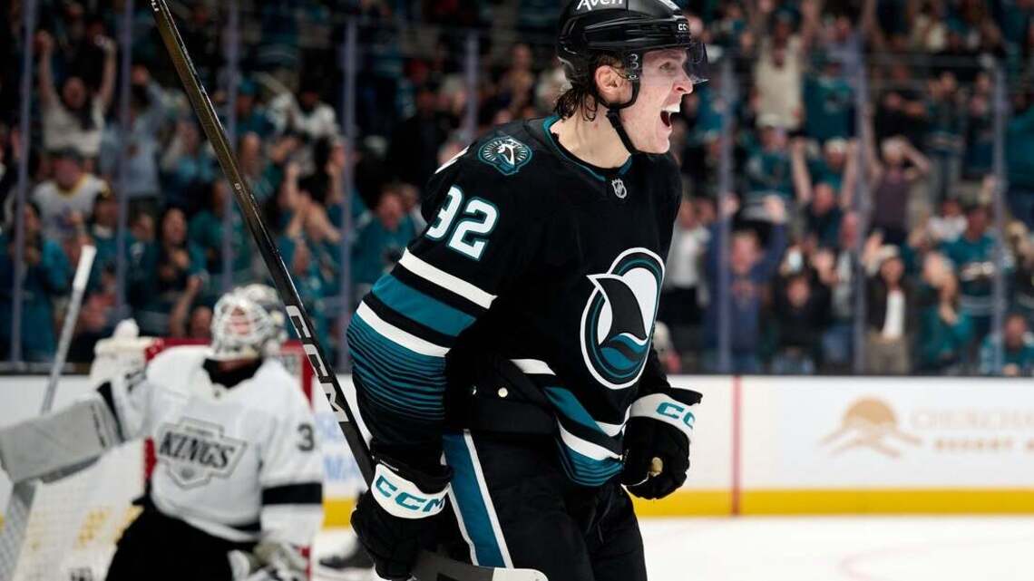 Sharks, Stars reversing usual early-season paths