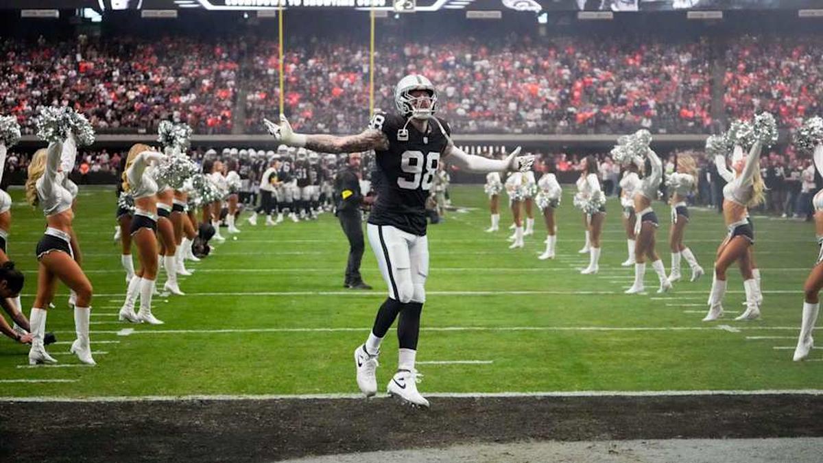  Dec 7, 2025; Paradise, Nevada, USA; Las Vegas Raiders defensive end Maxx Crosby (98) takes the field prior to a game against the Denver Broncos at Allegiant Stadium. Mandatory Credit: Kirby Lee-Imagn Images | Kirby Lee-Imagn Images 