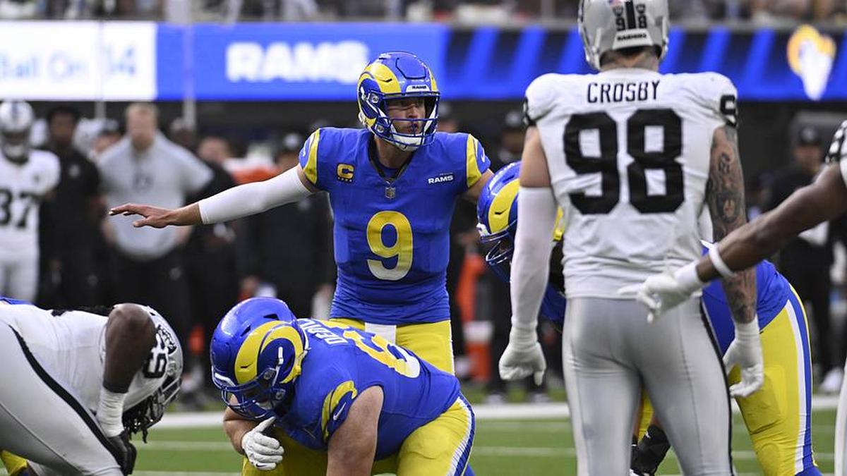  Oct 20, 2024; Inglewood, California, USA; Los Angeles Rams quarterback Matthew Stafford (9) calls a play during the second half against the Las Vegas Raiders at SoFi Stadium. Mandatory Credit: Alex Gallardo-Imagn Images | Alex Gallardo-Imagn Images 
