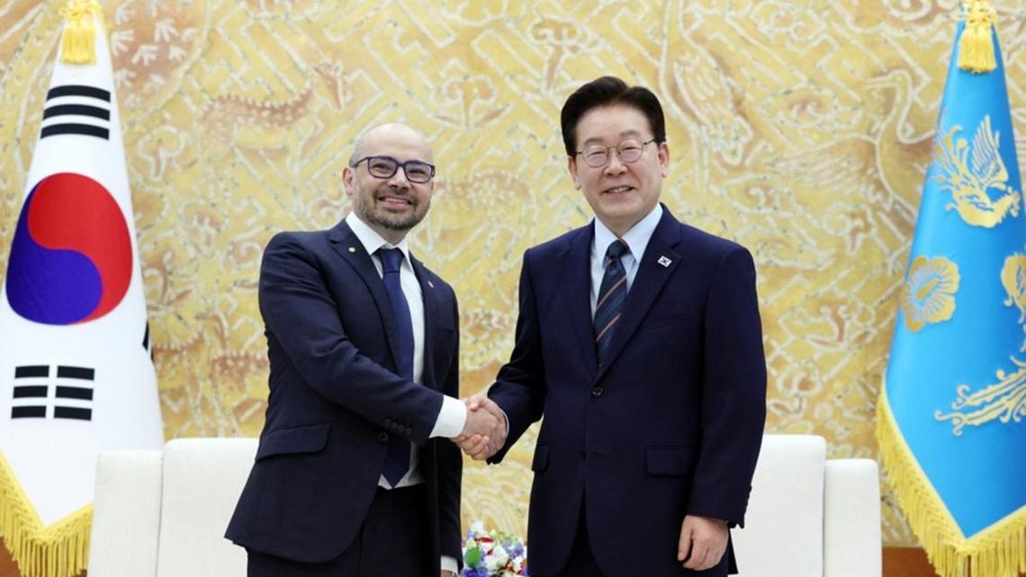 Google DeepMind CEO meets South Korean business leaders 