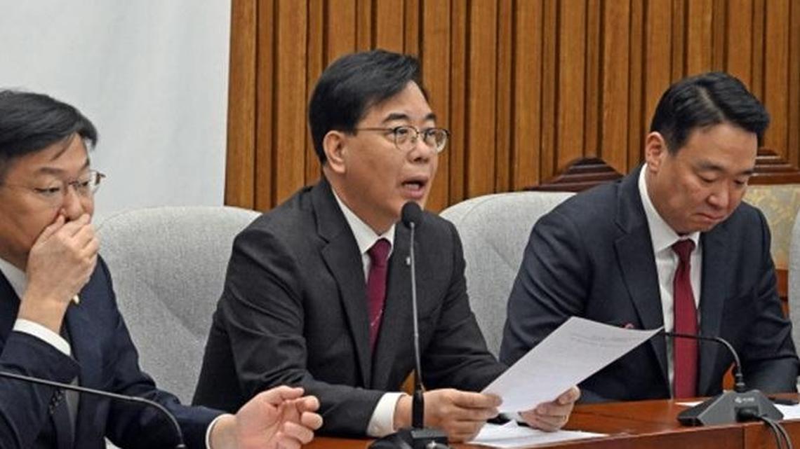 Opposition leader says alleged charge deal could justify impeachment