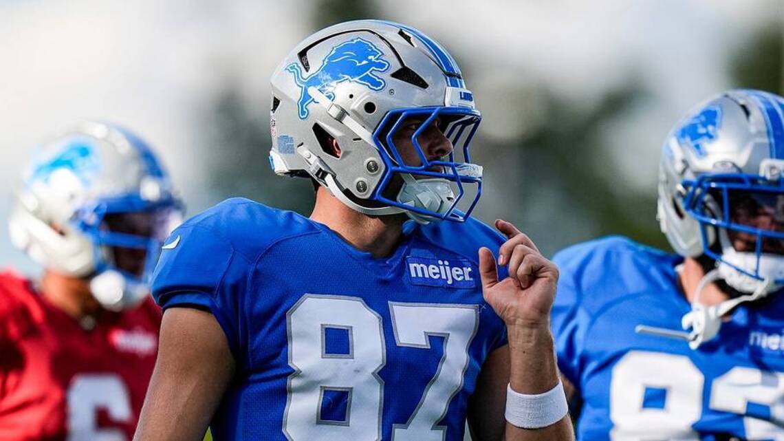 Detroit Lions TE Misses Wednesday Practice, Jameson Williams Returns