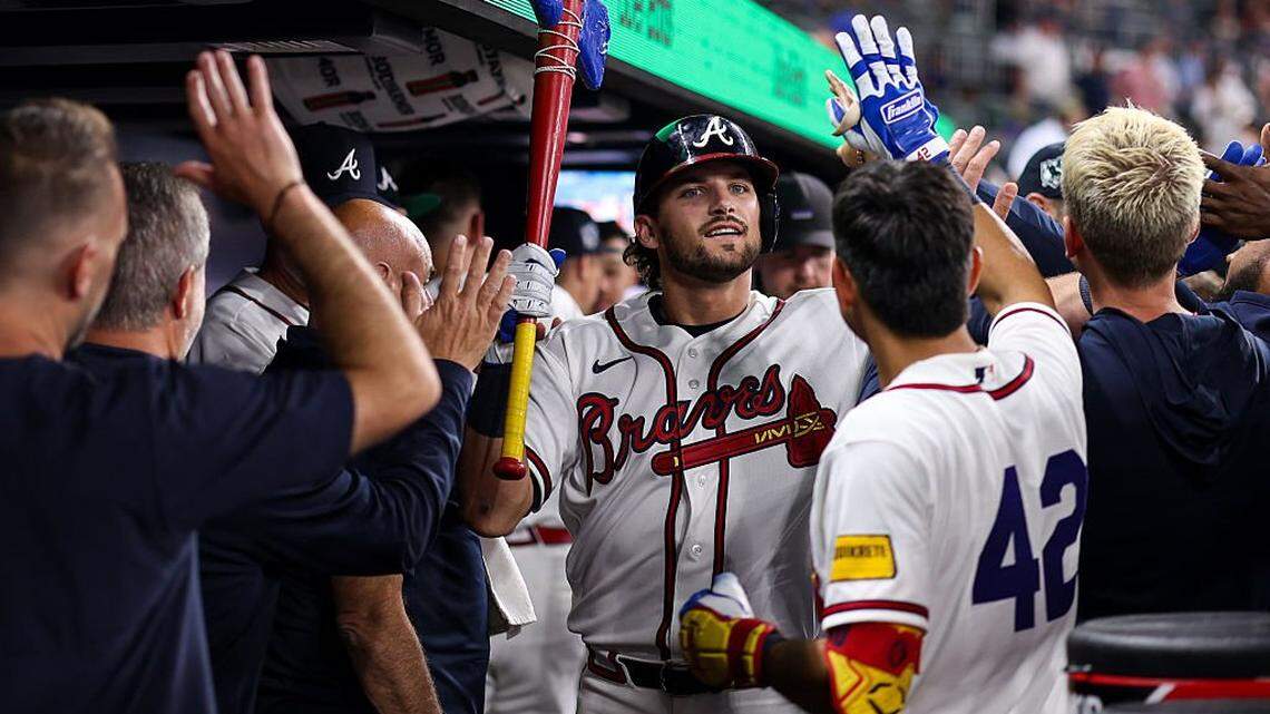Braves blast three home runs in victory over Marlins
