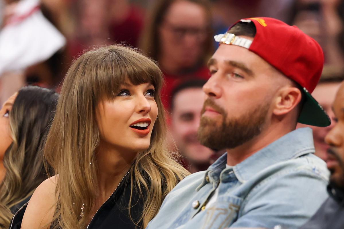  Taylor Swift and Travis Kelce at the Rocket Arena on May 23, 2026 in Cleveland, Ohio. 