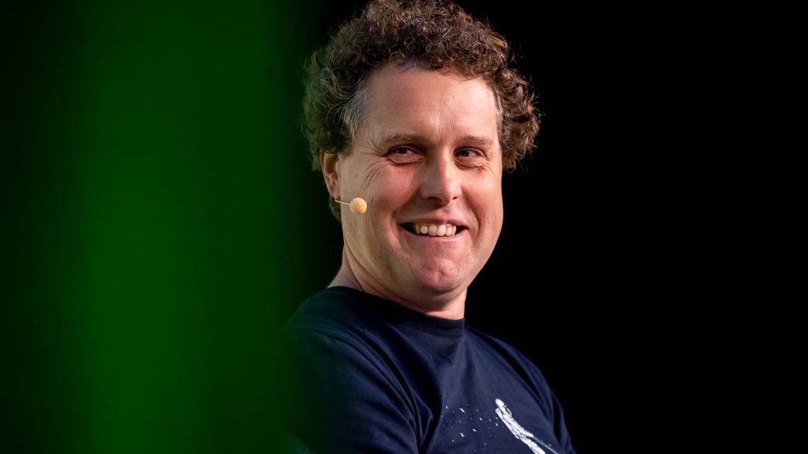 Rocket Lab clears 1st hurdle in its biggest satellite deal
