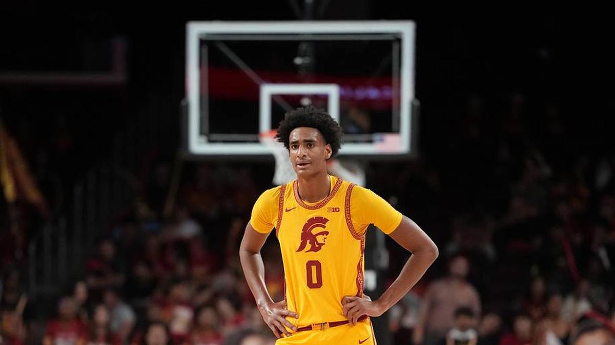  Jan 31, 2026; Los Angeles, California, USA; Southern California Trojans guard Alijah Arenas (0) reacts against the Rutgers Scarlet Knights in the second half at Galen Center. Mandatory Credit: Kirby Lee-Imagn Images | Kirby Lee-Imagn Images 