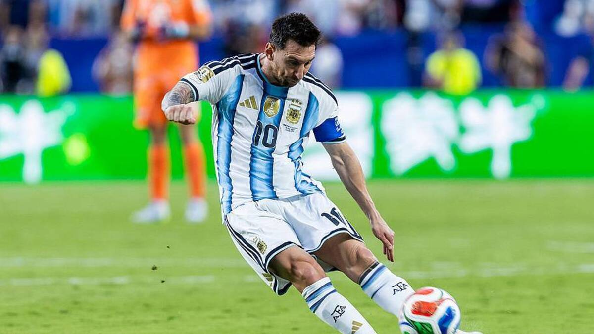  Messi lines up one of his many strikes on goal versus Algeria in Argentina's win. | Nick Tre. Smith/Icon Sportswire/Getty Images 