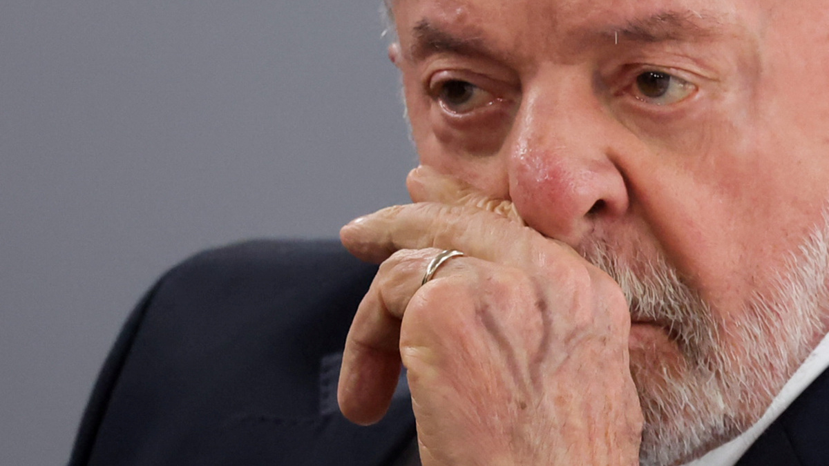 Brazil's President Luiz Inacio Lula da Silva looks on as he arrives for a working session with G7 leaders and outreach partners on promoting economic growth, during the G7 Summit in Evian-les-Bains, France, June 17, 2026. REUTERS/Christian Hartmann