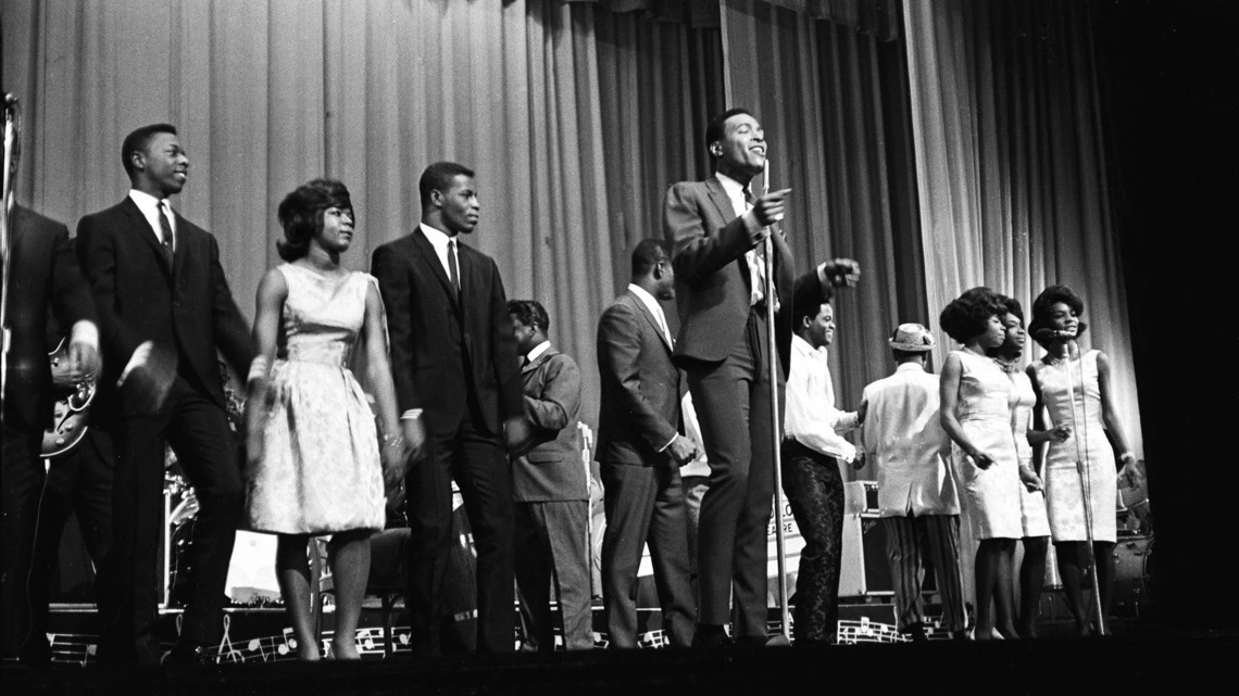 53 Years Ago Today: The No. 20 ‘Greatest Singer of All Time' Scored a No. 1 Hit 