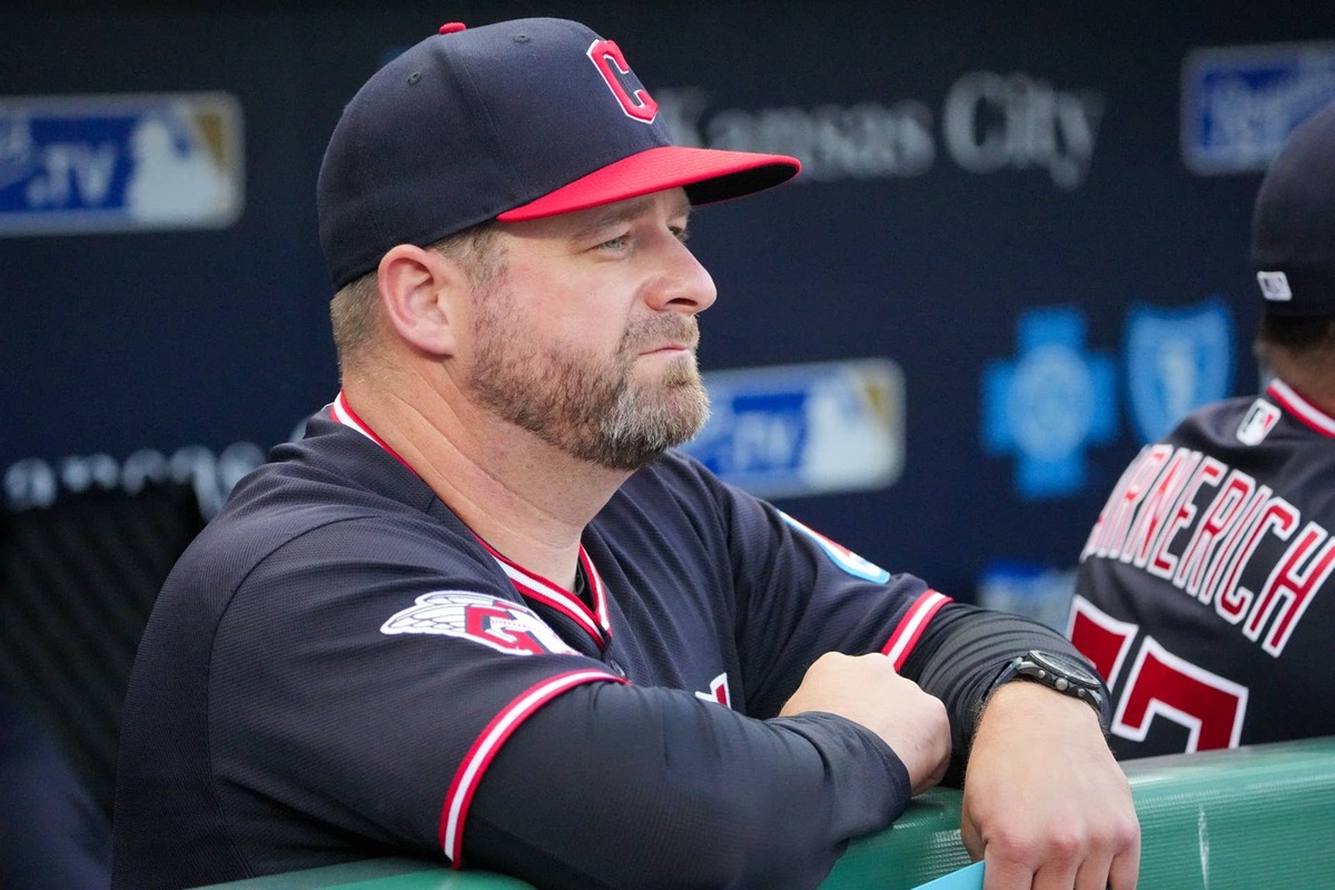  Stephen Vogt's lineup adjustment reflects organizational concern about Steven Kwan's prolonged struggles. © Denny Medley-Imagn Images