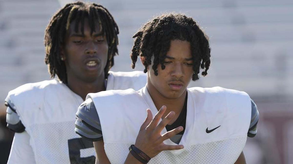  Freshman wide receiver Roye Oliver III warms up during practice at Hamilton HS football field on Aug 26, 2024, in Chandler. | Michael Chow/The Republic / USA TODAY NETWORK 