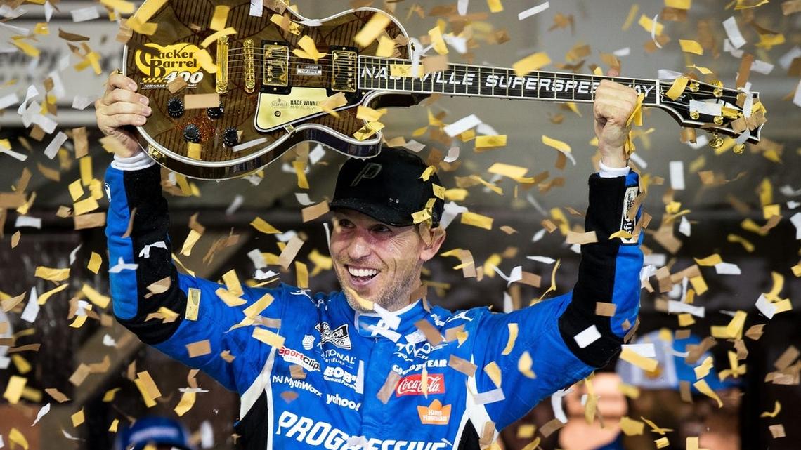 Denny Hamlin gets 2nd win of season at tight Cracker Barrel 400 