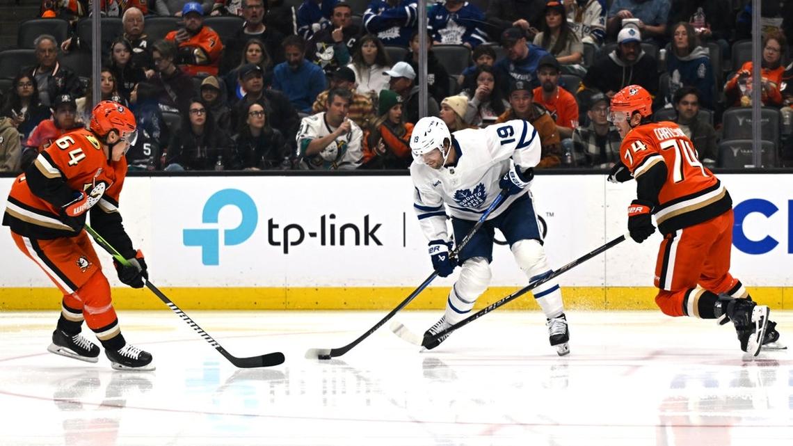 John Tavares nets OT winner as Maple Leafs down Ducks 