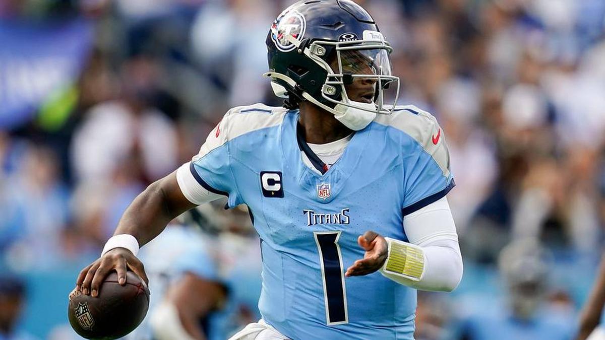  The Titans added multiple weapons on offense to help elevate the play of quarterback Cam Ward. | Andrew Nelles / The Tennessean / USA TODAY NETWORK via Imagn Images 
