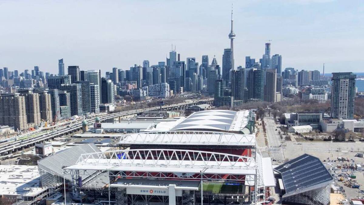  Toronto's World Cup venue is near downtown and Lake Ontario, as well as the FIFA FanFest. | Zou Zheng/Xinhua/Getty Images 