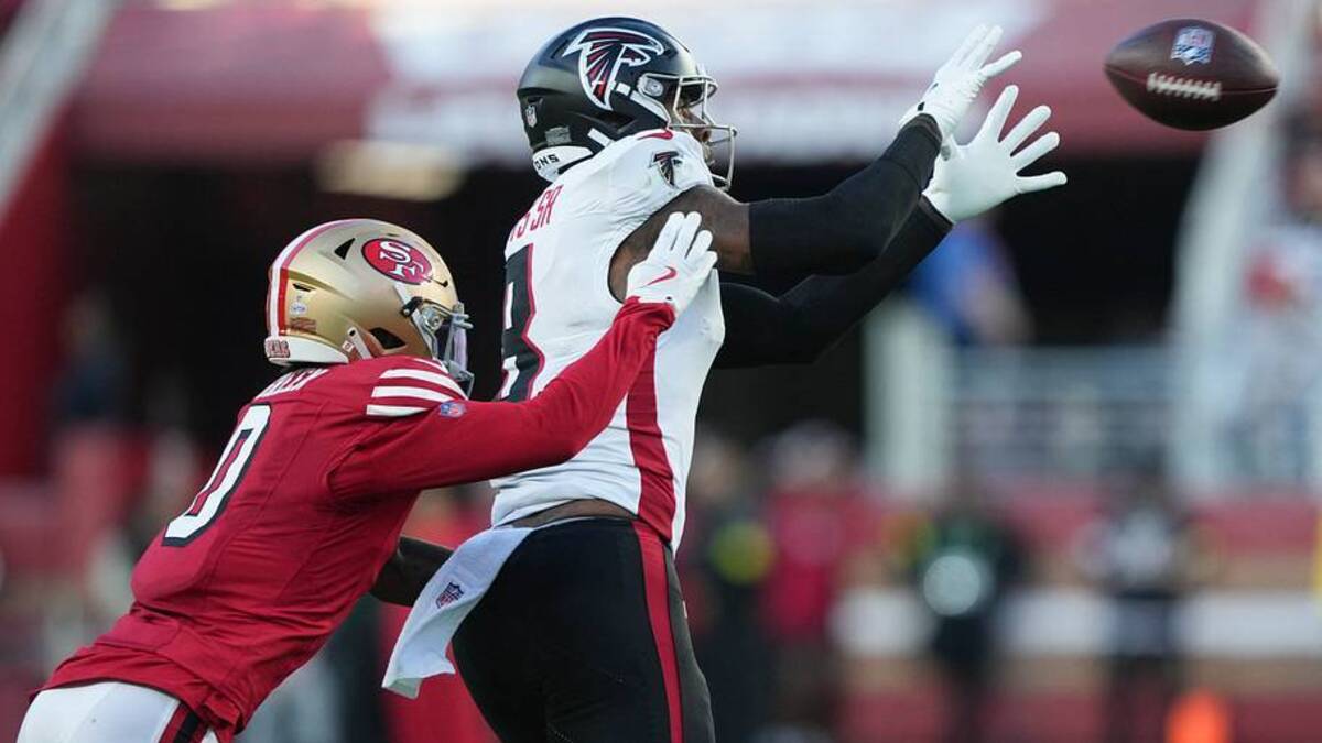  Oct 19, 2025; Santa Clara, California, USA; Atlanta Falcons tight end Kyle Pitts (8) catches a pass against San Francisco 49ers cornerback Renardo Green (0) during the first quarter at Levi's Stadium. Mandatory Credit: Darren Yamashita-Imagn Images | IMAGN IMAGES via Reuters Connect 
