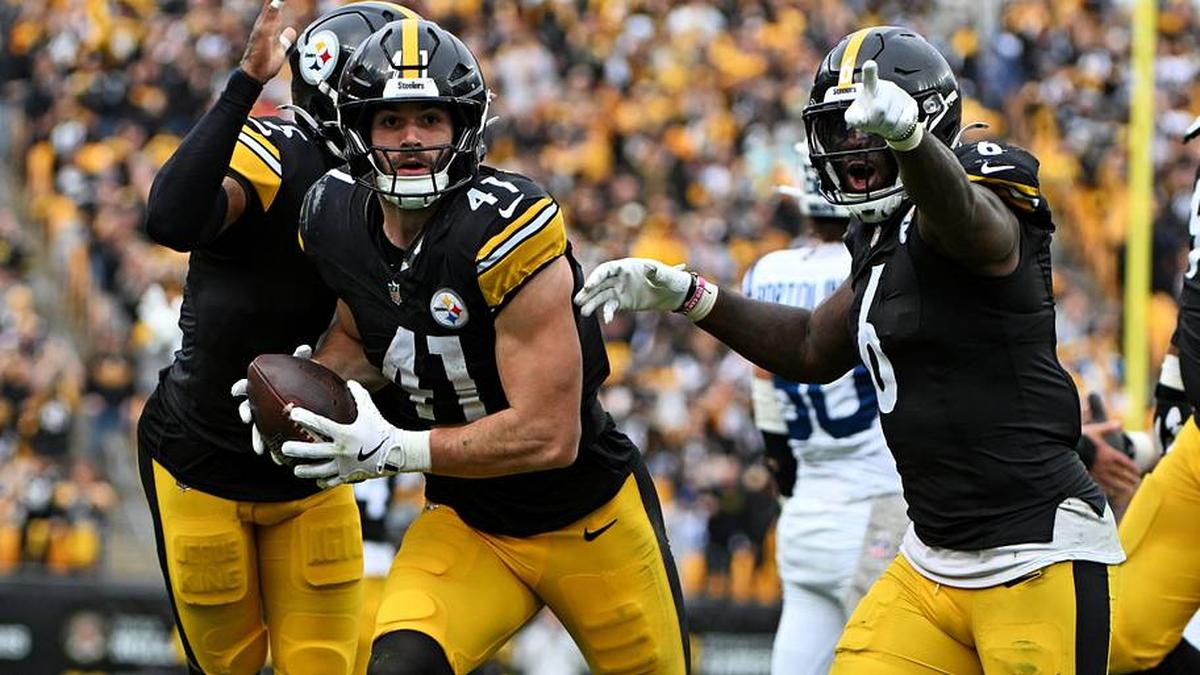  Nov 2, 2025; Pittsburgh, Pennsylvania, USA; Pittsburgh Steelers linebacker Payton Wilson (41) celebrates an interception during the first half against the Indianapolis Colts at Acrisure Stadium. Mandatory Credit: Barry Reeger-Imagn Images | Barry Reeger-Imagn Images 