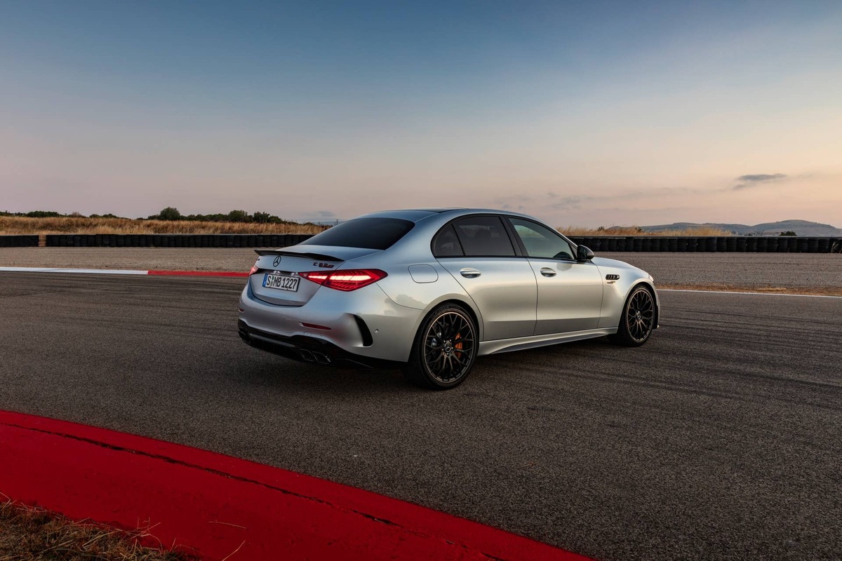  Mercedes-AMG C 63 S E PERFORMANCE