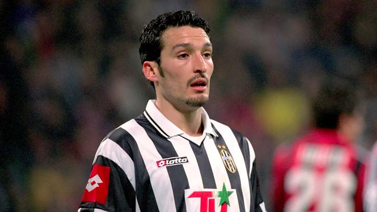  Gianluca Zambrotta played for some of Europe's biggest clubs, including Juventus. | IMAGO/Weckelmenn 