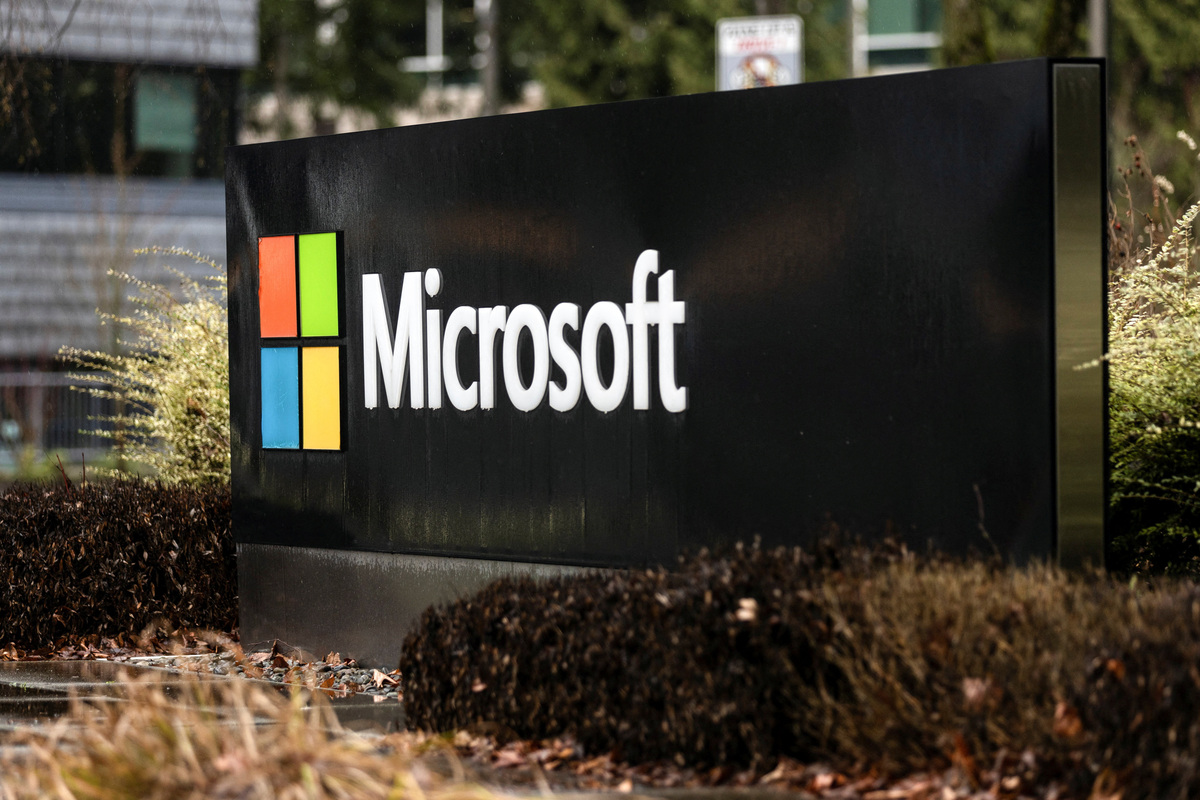Trump administration freezes green cards for Microsoft, IT firms ...