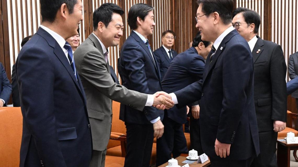 President Lee urges swift budget as parties clash over election timing 