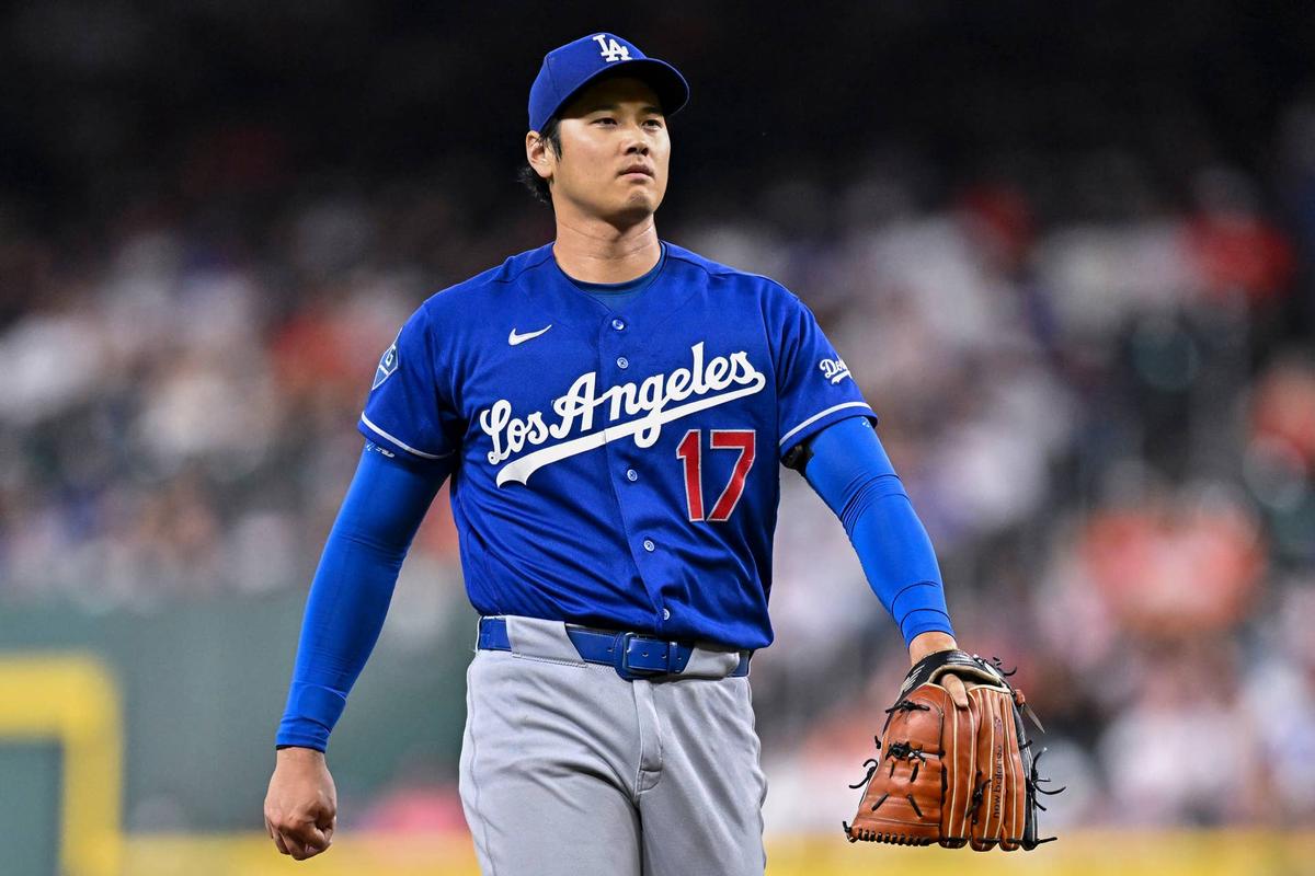  Los Angeles Dodgers starting pitcher Shohei Ohtani (17) © Maria Lysaker-Imagn Images