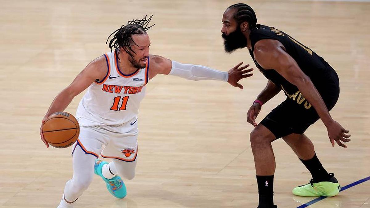  Brunson attacked Harden over and over again. | Brad Penner-Imagn Images 