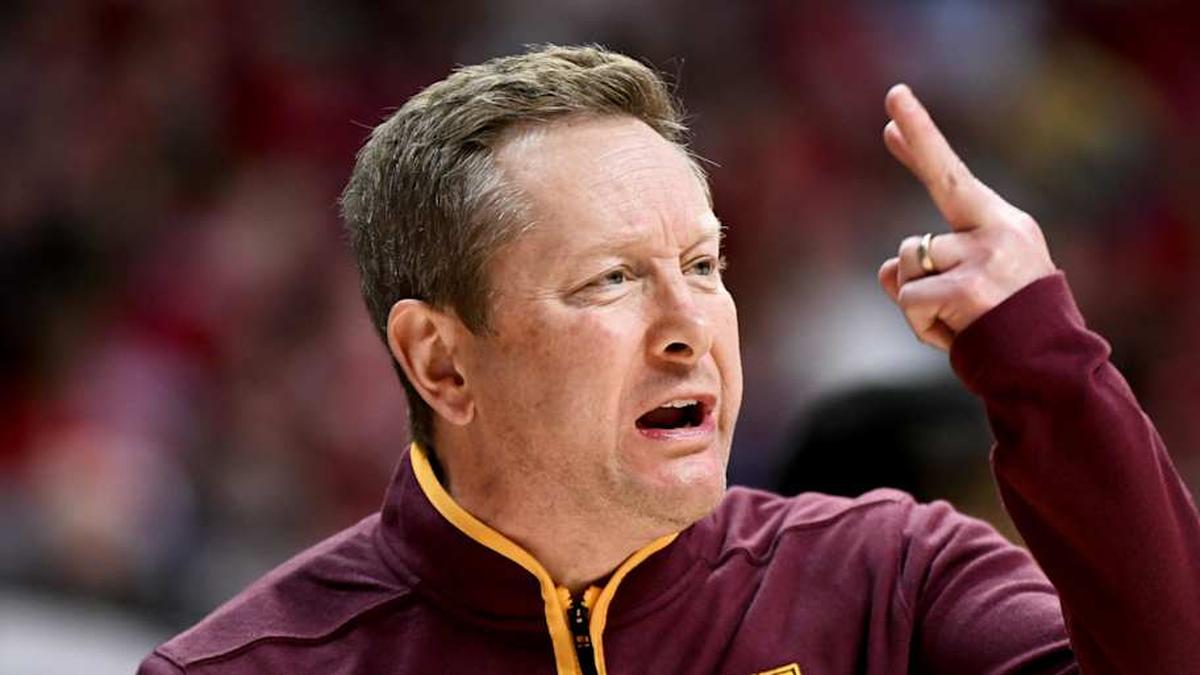  Mar 4, 2026; Bloomington, Indiana, USA; Minnesota Golden Gophers head coach Niko Medved reacts after a play against the Indiana Hoosiers during the second half at Simon Skjodt Assembly Hall. Mandatory Credit: Robert Goddin-Imagn Images | Robert Goddin-Imagn Images 