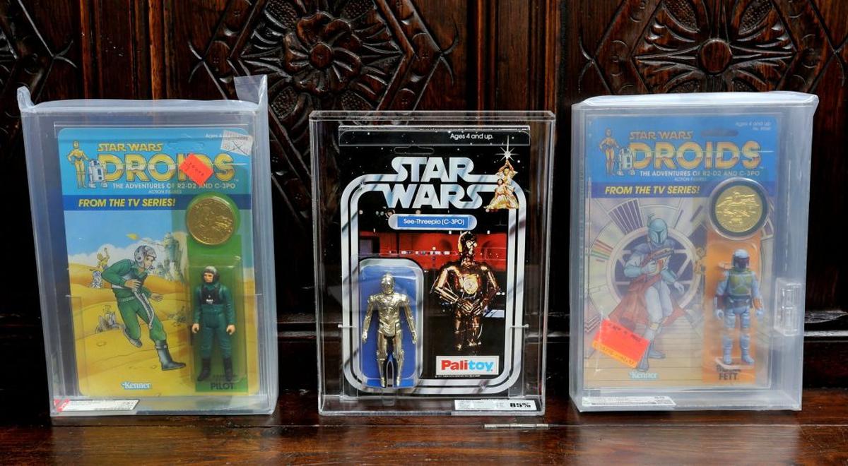  A collection of rare Star Wars toys which were nearly given away after the death of a lifelong fan have fetched more than £17,000 at auction. (Hansons Auctioneers via SWNS) 