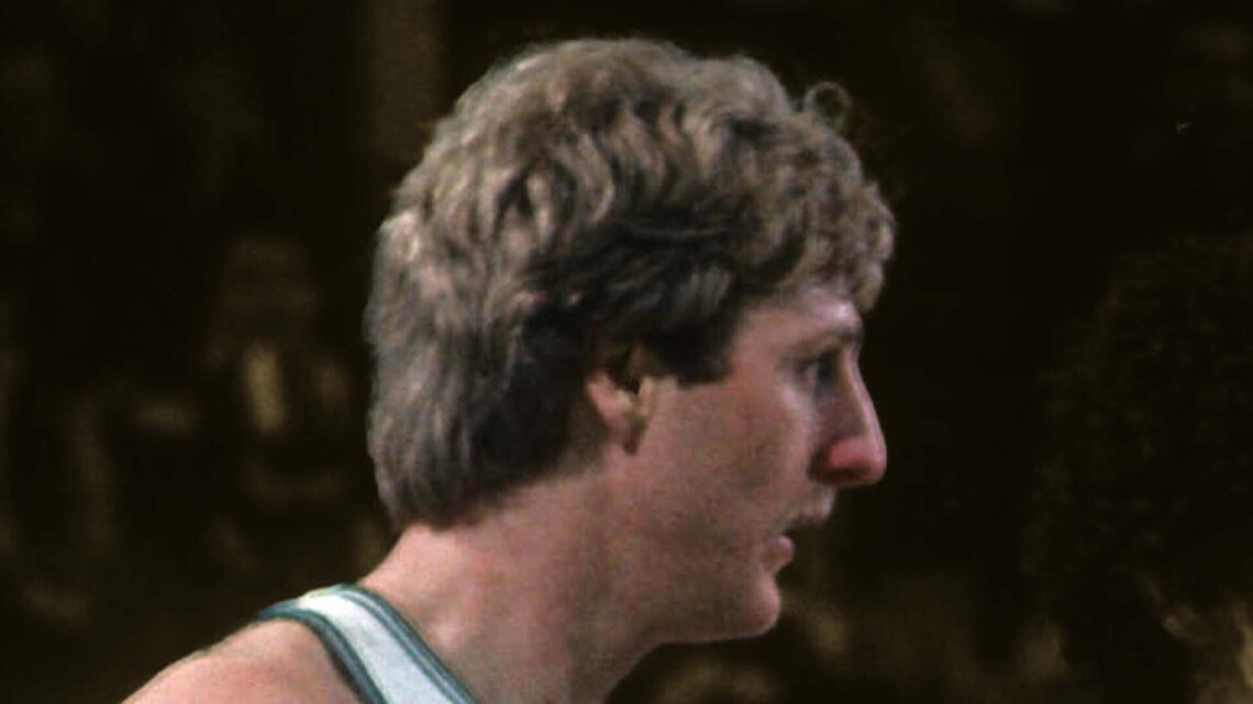 "The crowd looked like it was going to do something to us" - Larry Bird once revealed why he had to hit a Spurs fan with a bag 