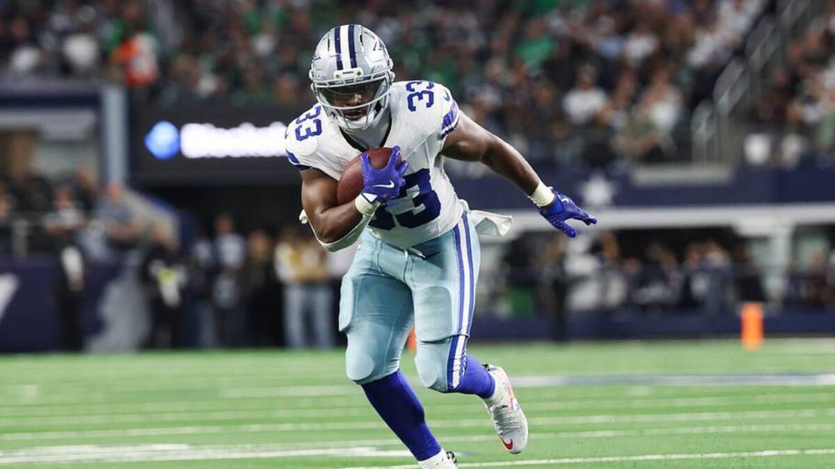  Nov 23, 2025; Arlington, Texas, USA; Dallas Cowboys running back Javonte Williams (33) runs with the ball in the second quarter against the Philadelphia Eagles at AT&T Stadium. Mandatory Credit: Kevin Jairaj-Imagn Images | IMAGN IMAGES via Reuters Connect 