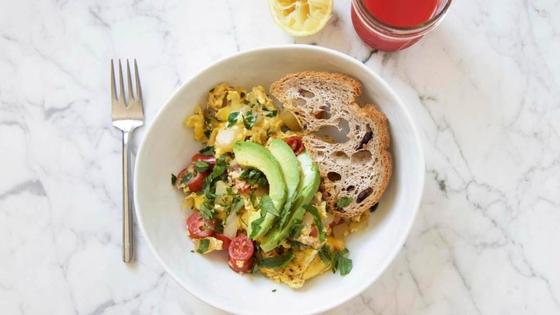 What Dietitians Look for in a Truly Balanced Breakfast (and 10 Options That Deliver) 