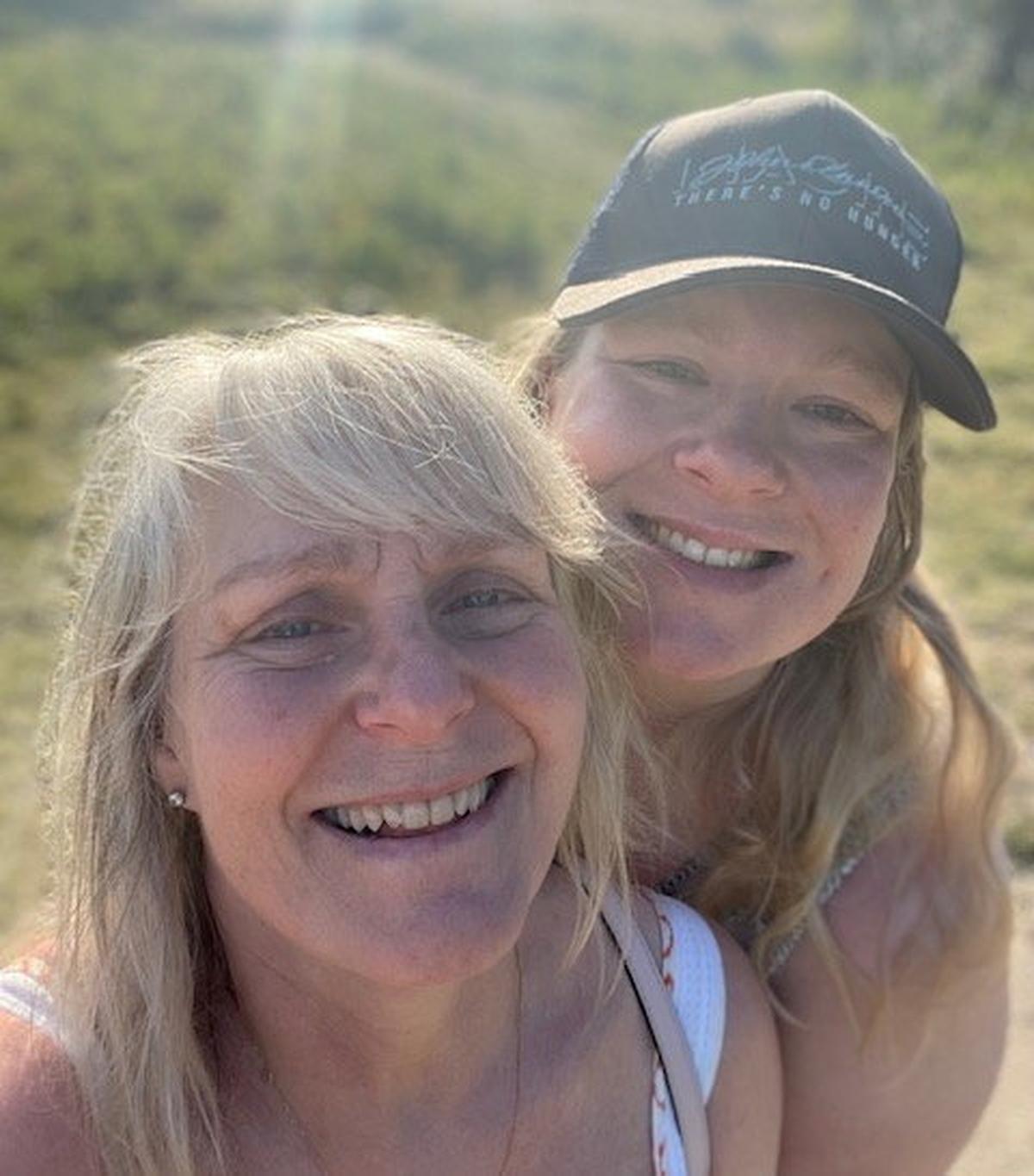 Jackie Kirwan with her late daughter, Georgie Peterson. (William Lailey via SWNS) 