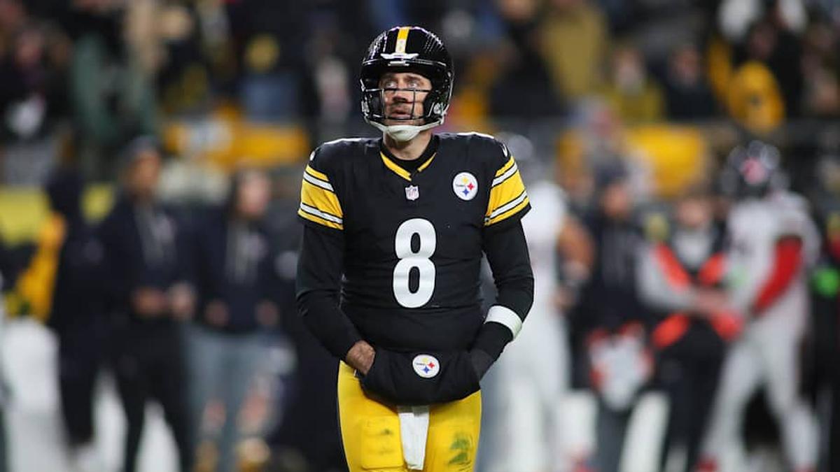  The Steelers are still waiting on quarterback Aaron Rodgers to determine whether he wants to return at age 42. | Michael Longo/For USA Today Network-PA / USA TODAY NETWORK via Imagn Images 