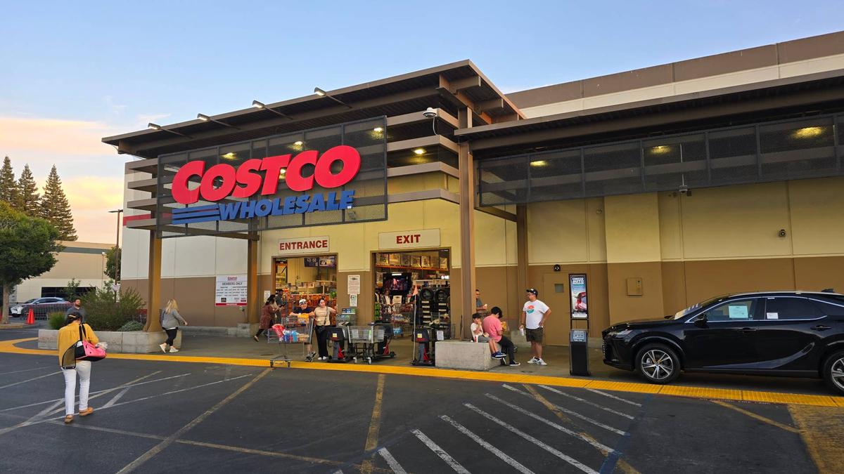  Costco finds a surprising new way to win over shoppers. 