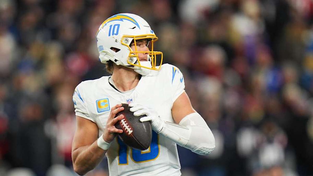  Jan 11, 2026; Foxborough, MA, USA; Los Angeles Chargers quarterback Justin Herbert (10) looks to pass during the third quarter against the New England Patriots in an AFC Wild Card Round game at Gillette Stadium. Mandatory Credit: David Butler II-Imagn Images | David Butler II-Imagn Images 