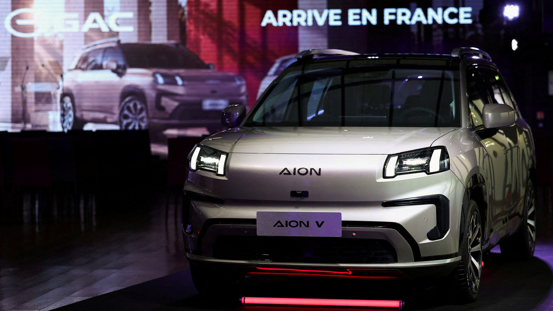 Record Chinese turnout puts European carmakers under pressure at Paris show 
